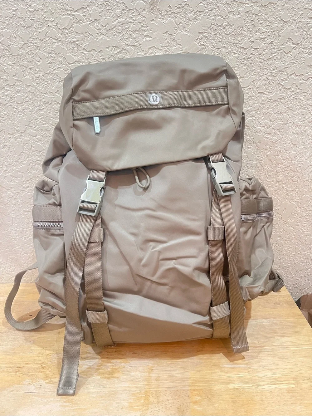 lululemon athletica Wanderlust Backpack Color:FANB/SLVR.25L
